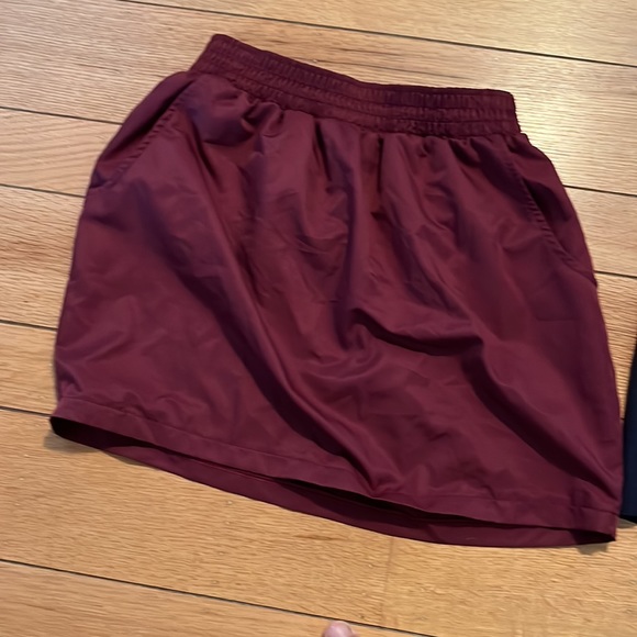 Two American Apparel sport skirts - Picture 3 of 3